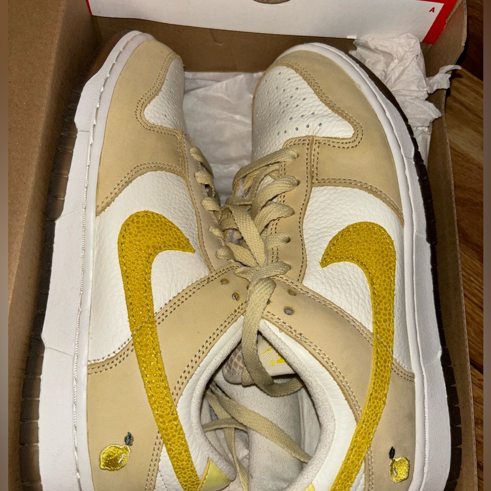 Wmns Dunk Low 'Lemon Drop'